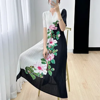 Женское платье с V-образным вырезом и принтом Miyake Premium Sense с коротким рукавом, лето 2023, Новые темпераментные плиссированные длинные платья высокого класса